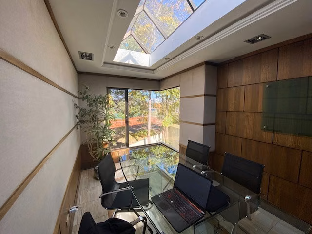 Casa en arriendo de 5 dorm. en Las Condes