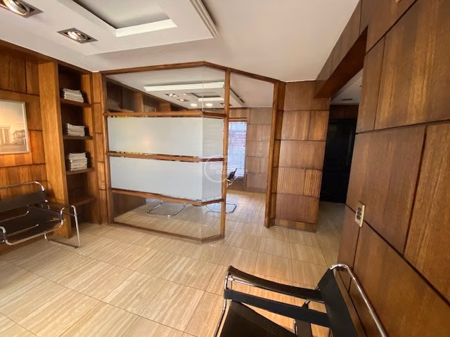 Casa en arriendo de 5 dorm. en Las Condes
