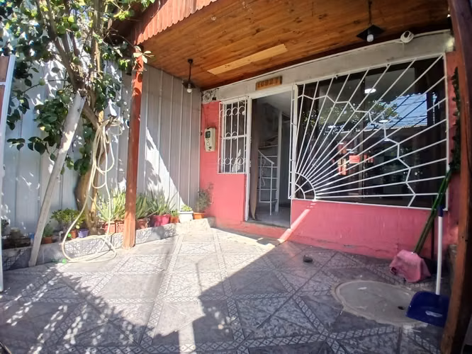 Venta de Casa Impecable 4D.  Excelente Ubicación
