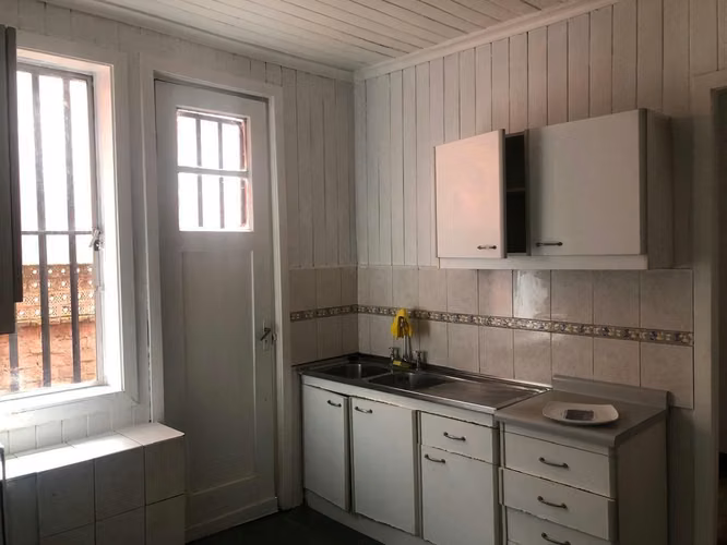 Vendo Edificio, excelente ubicación en plano centro de Valdivia.