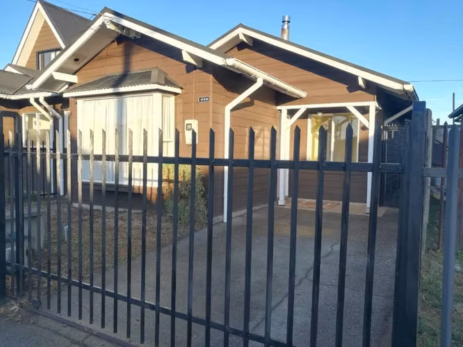 VENDE CASA EN VALDIVIA
