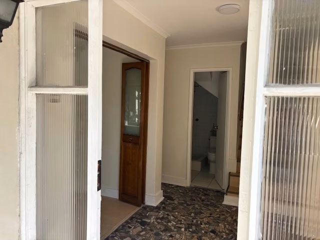 Casa remodelada apta para oficina/luminosa/amplios espacios
