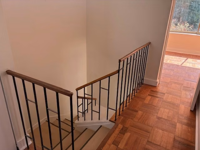 Casa remodelada apta para oficina/luminosa/amplios espacios