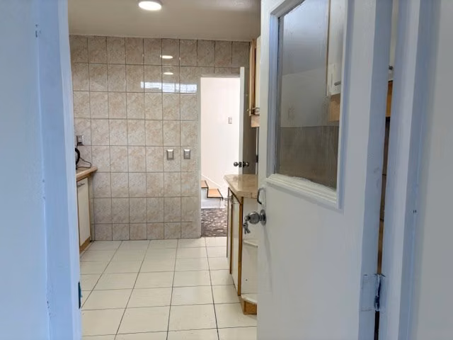 Casa remodelada apta para oficina/luminosa/amplios espacios