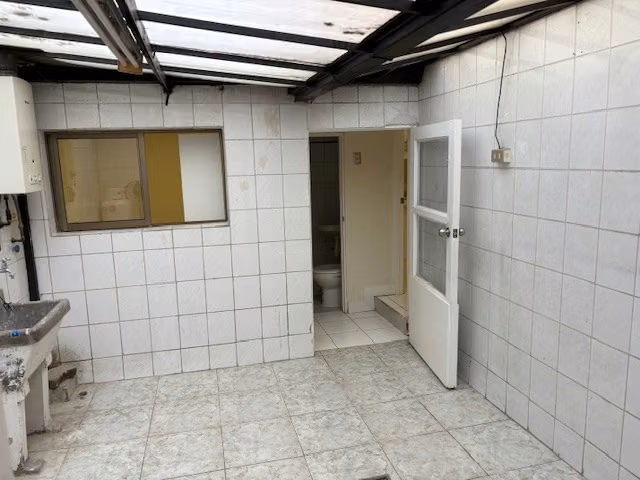 Casa remodelada apta para oficina/luminosa/amplios espacios