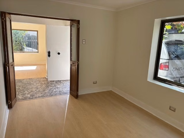 Casa remodelada apta para oficina/luminosa/amplios espacios