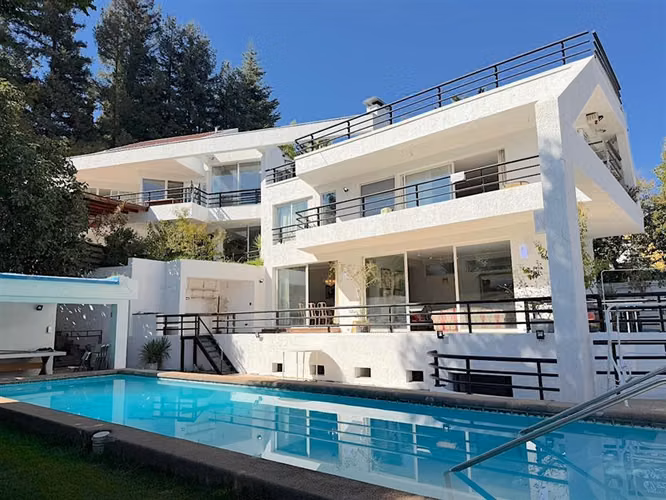 Bajo Tasación Casa 6 Suites en Quinchamalí 385m2/1.103 m2