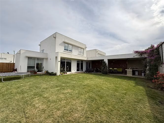 Se Vende Casa en Condominio Brisas Norte Chicureo