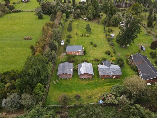 Parcela en venta con 4 cabañas Puerto Varas