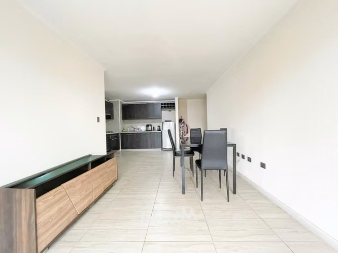 Departamento en Avenida Los Claveles