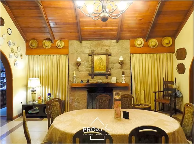 Venta Casa en sitio de 5.000 m2, El Manzano, S. Jose Maipo