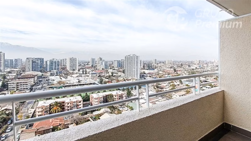 Departamento en venta de 2 dorm. 2 baños en La Cisterna