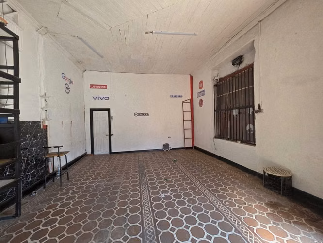 Arriendo Local comercial Esquina en el centro