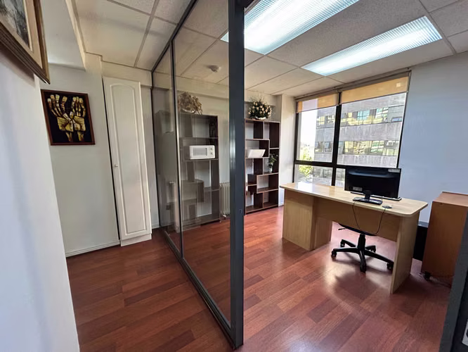 Oficina Luminosa en Av. Providencia (158985)