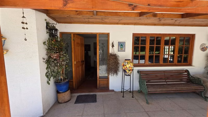 Parcela con dos casas en venta, Chicureo / Colina