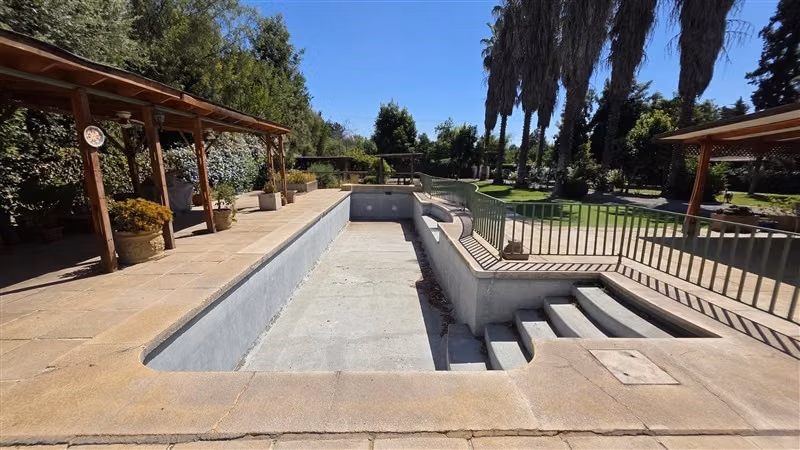 Parcela con dos casas en venta, Chicureo / Colina