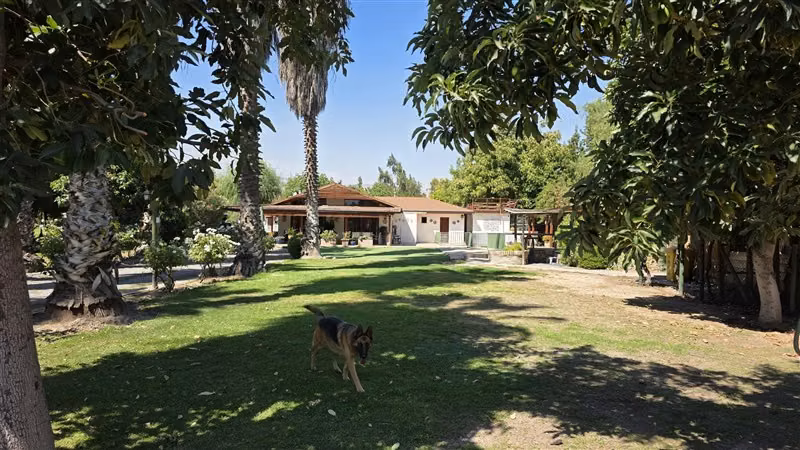 Parcela con dos casas en venta en Chicureo