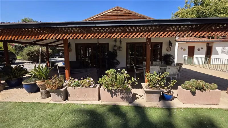 Parcela con dos casas en venta en Chicureo