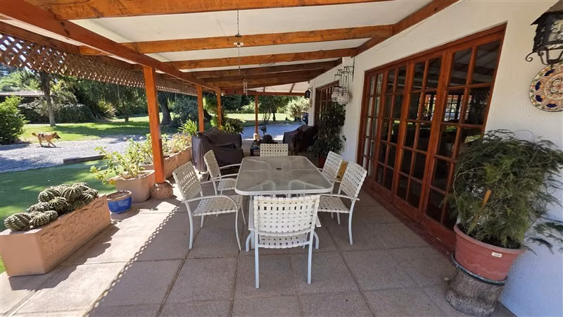 Parcela con dos casas en venta en Chicureo