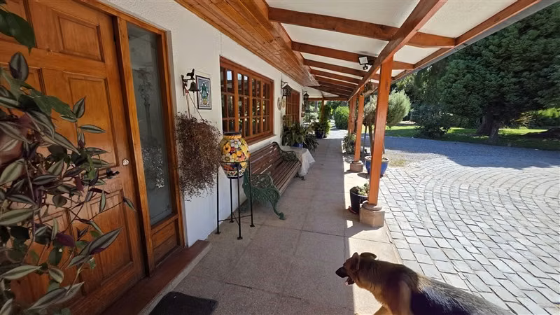 Parcela con dos casas en venta en Chicureo