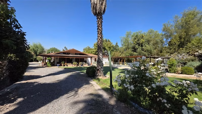 Parcela con dos casas en venta en Chicureo