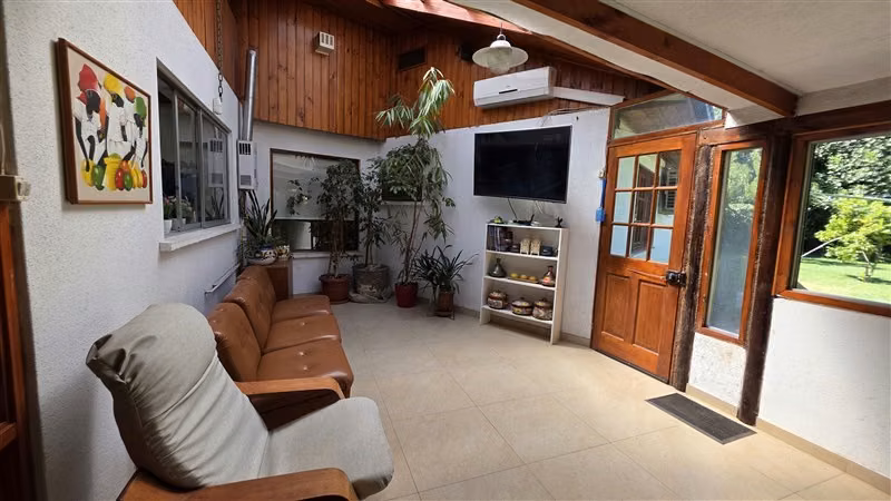 Parcela con dos casas en venta en Chicureo