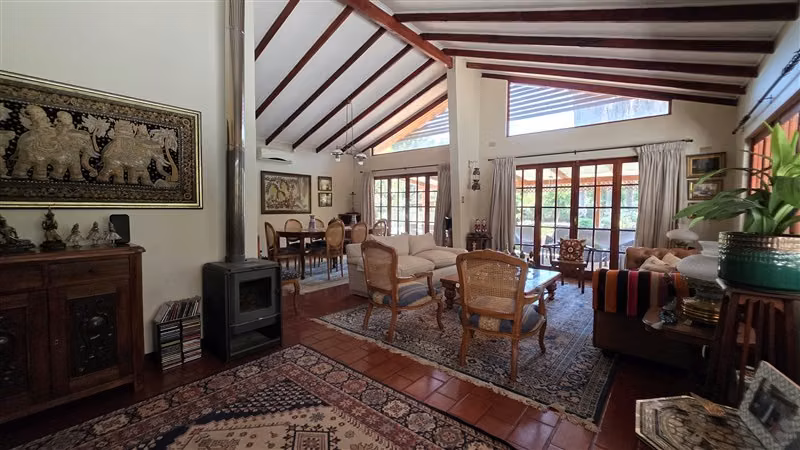 Parcela con dos casas en venta en Chicureo