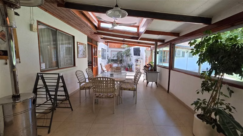 Parcela con dos casas en venta en Chicureo