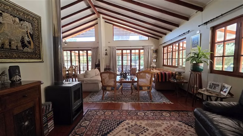 Parcela con dos casas en venta en Chicureo