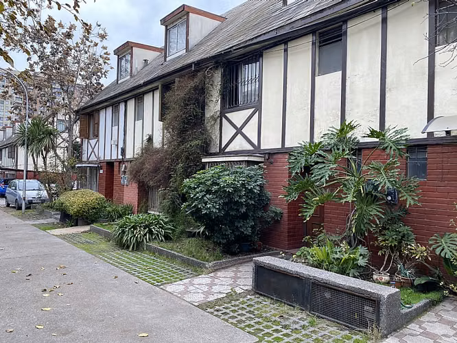 CASA 4D2B 2E CONDOMINIO AV. MACUL/ LOS ALERCES met - Imagen 2