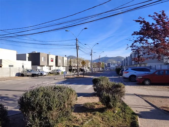 Casa en venta en condominio sector La Florida La Serena