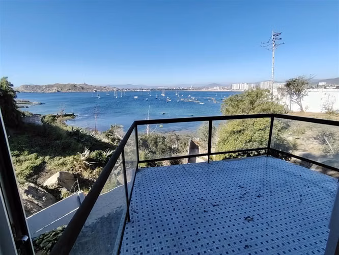 Casa en venta de 4 dorm. en Coquimbo
