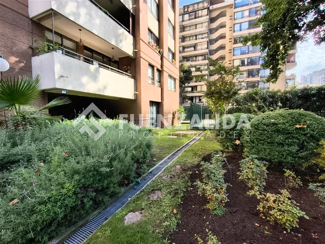 Departamento en venta de 2D-2B est y bod Metro Manquehue
