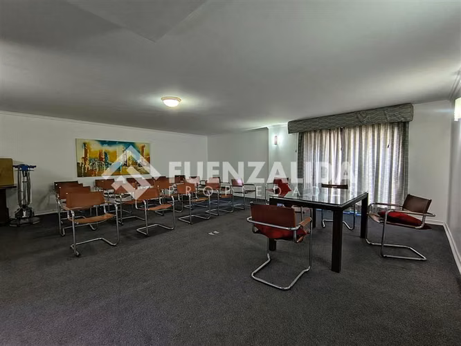 Departamento en venta de 2D-2B est y bod Metro Manquehue