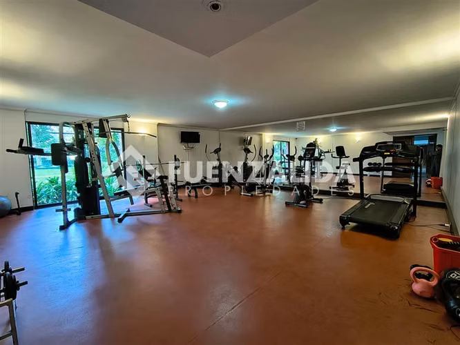 Departamento en venta de 2D-2B est y bod Metro Manquehue