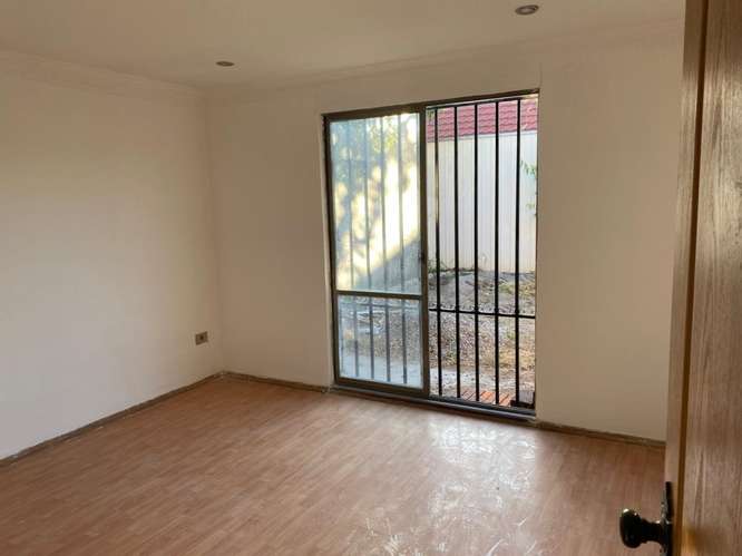 EN VENTA CASA GRANDE EN PARQUE E LA REINA - Imagen 5