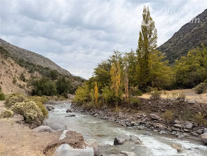 Cajón del Maipo Naturaleza y en Comunidad Ecológica.-
