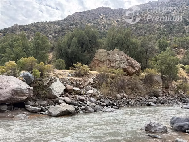 Cajón del Maipo Naturaleza y en Comunidad Ecológica.-