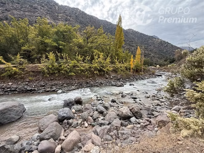 Cajón del Maipo Naturaleza y en Comunidad Ecológica.-