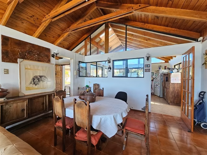 Casa con cabañas en venta de 6 dorm. en Guanaqueros Coquimbo