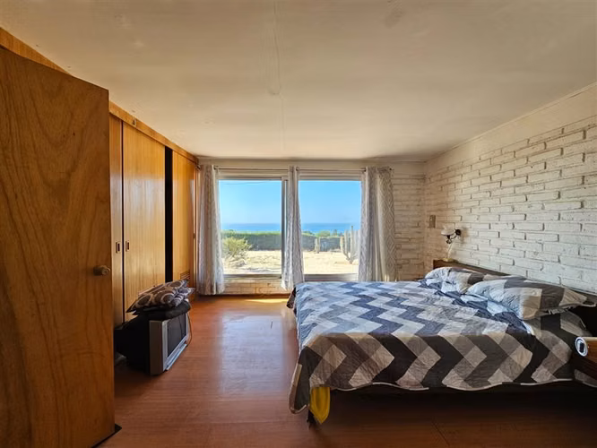 Casa con cabañas en venta de 6 dorm. en Guanaqueros Coquimbo
