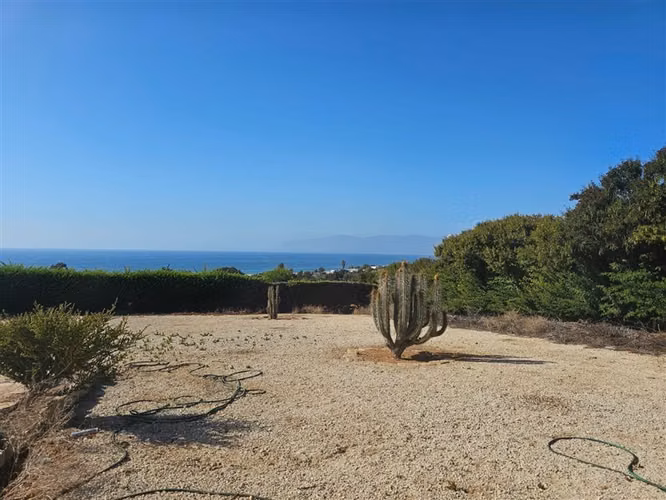 Casa con cabañas en venta de 6 dorm. en Guanaqueros Coquimbo