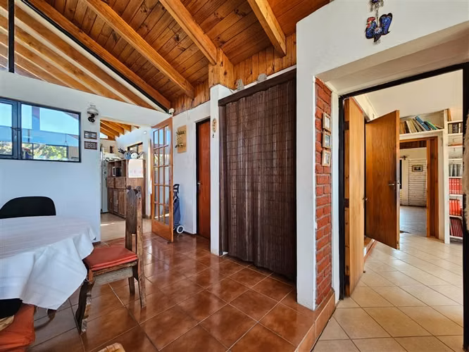 Casa con cabañas en venta de 6 dorm. en Guanaqueros Coquimbo