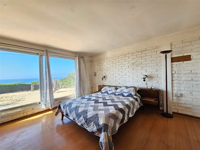 Casa con cabañas en venta de 6 dorm. en Guanaqueros Coquimbo