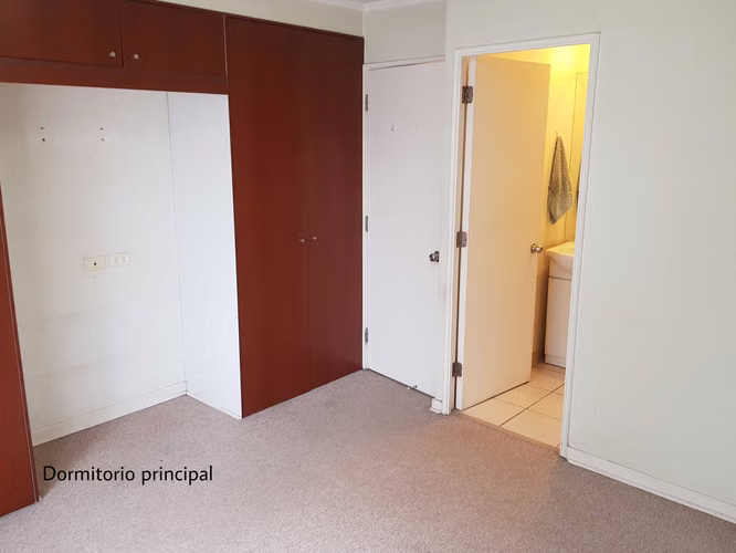 Oportunidad! Amplia casa aislada con patio (157439)