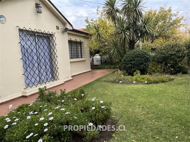 Casa en venta de 4 dorm. en La Reina