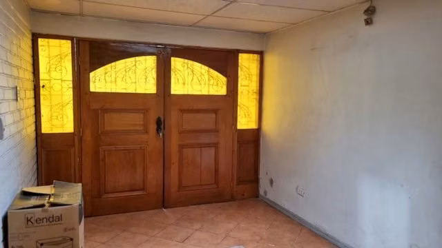 Oficina en arriendo en La Florida / Walker Martinez