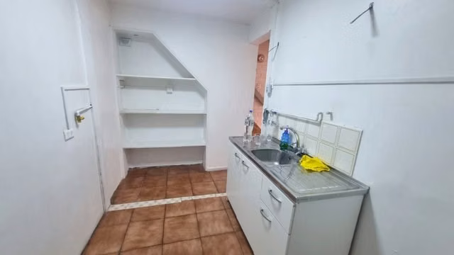 Oficina en arriendo en La Florida / Walker Martinez