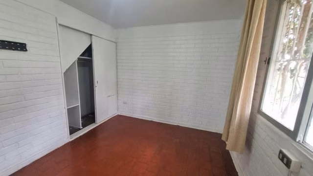 Oficina en arriendo en La Florida / Walker Martinez
