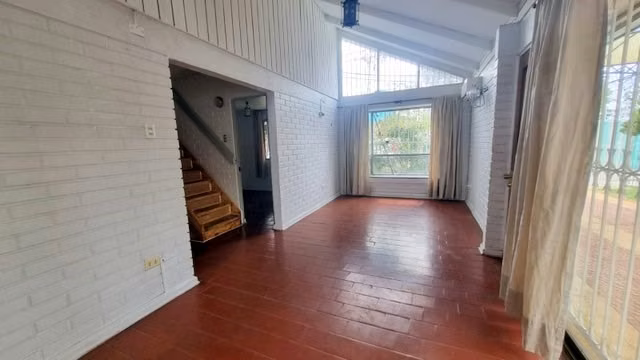 Oficina en arriendo en La Florida / Walker Martinez